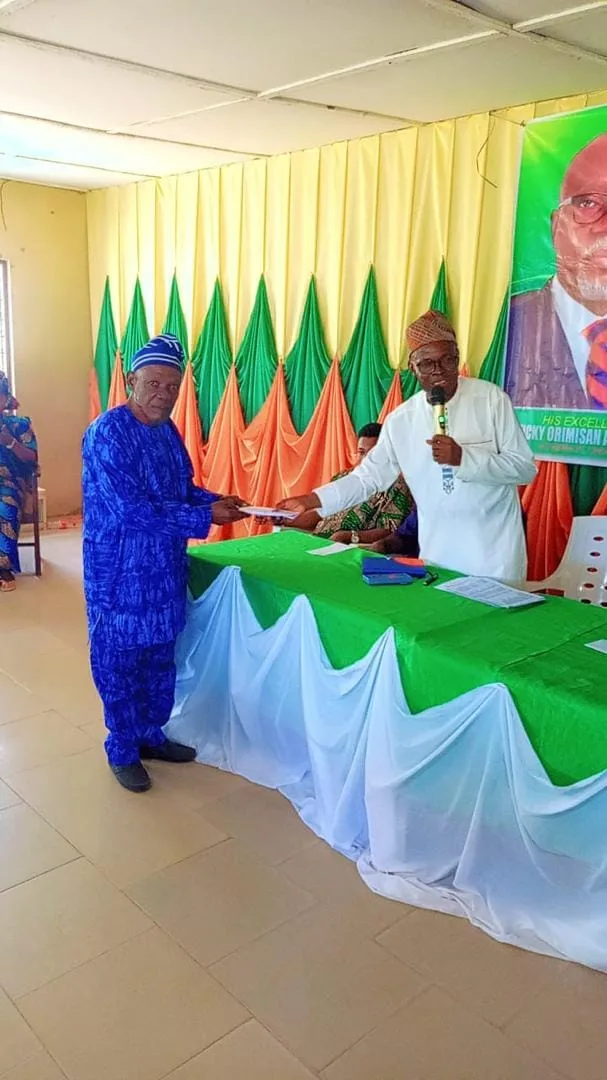 AKOKO SOUTH EAST LOCAL GOVERNMENT Hon Engr Ayegbo omoleyin jude APPROVES PAYMENT OF OUTSTANDING SOCIAL WELFARE GRANT TO THE AGED.